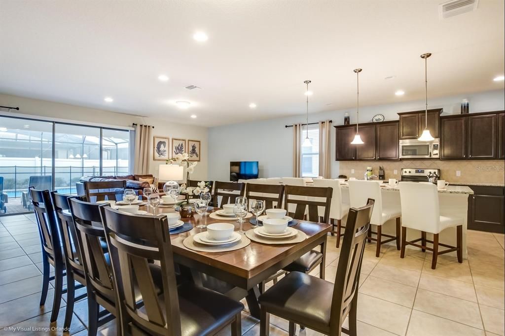 For Sale: $590,000 (8 beds, 6 baths, 4041 Square Feet)