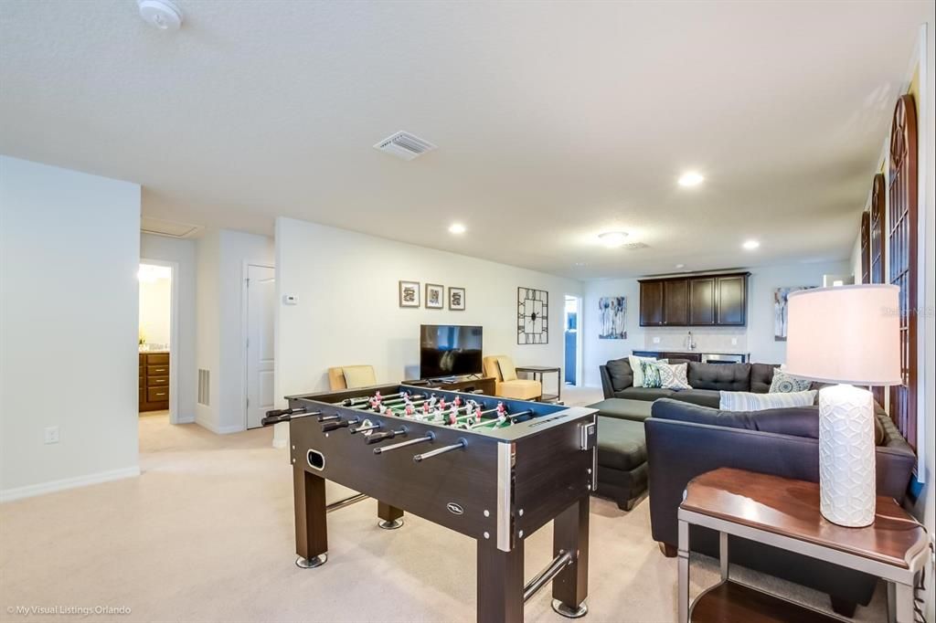 For Sale: $590,000 (8 beds, 6 baths, 4041 Square Feet)