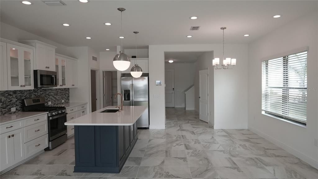 For Rent: $4,750 (4 beds, 2 baths, 2483 Square Feet)