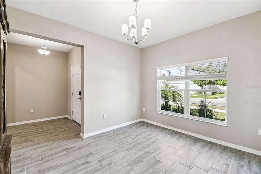 For Sale: $499,000 (5 beds, 3 baths, 2750 Square Feet)