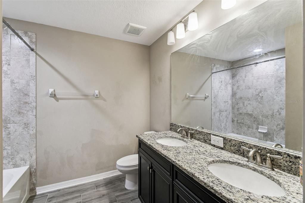 For Sale: $499,000 (5 beds, 3 baths, 2750 Square Feet)