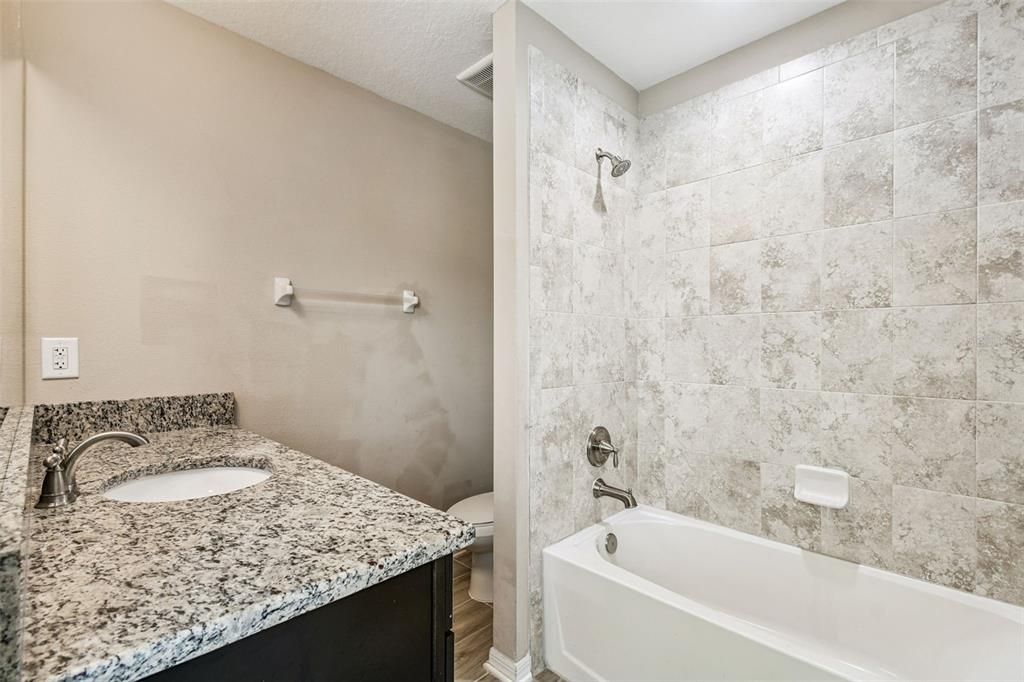 For Sale: $499,000 (5 beds, 3 baths, 2750 Square Feet)