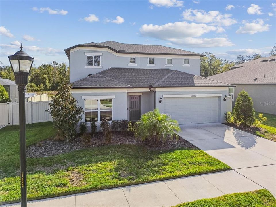 For Sale: $499,000 (5 beds, 3 baths, 2750 Square Feet)