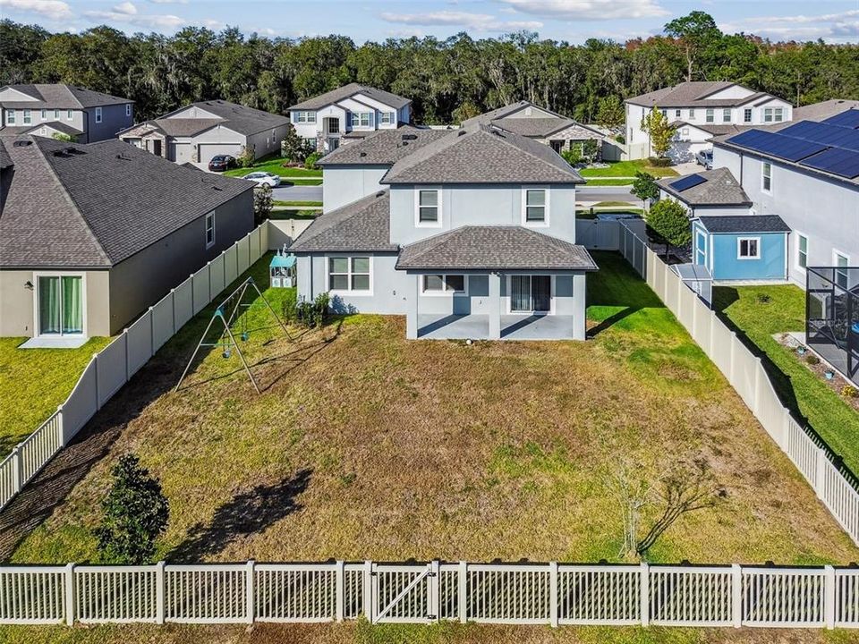 For Sale: $499,000 (5 beds, 3 baths, 2750 Square Feet)