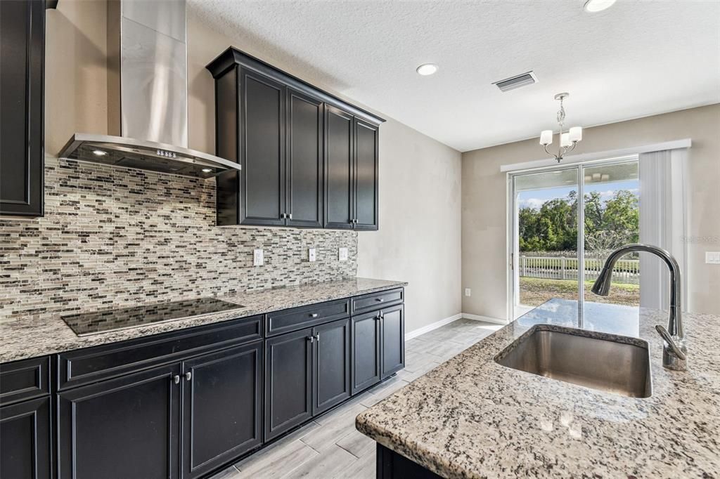 For Sale: $499,000 (5 beds, 3 baths, 2750 Square Feet)