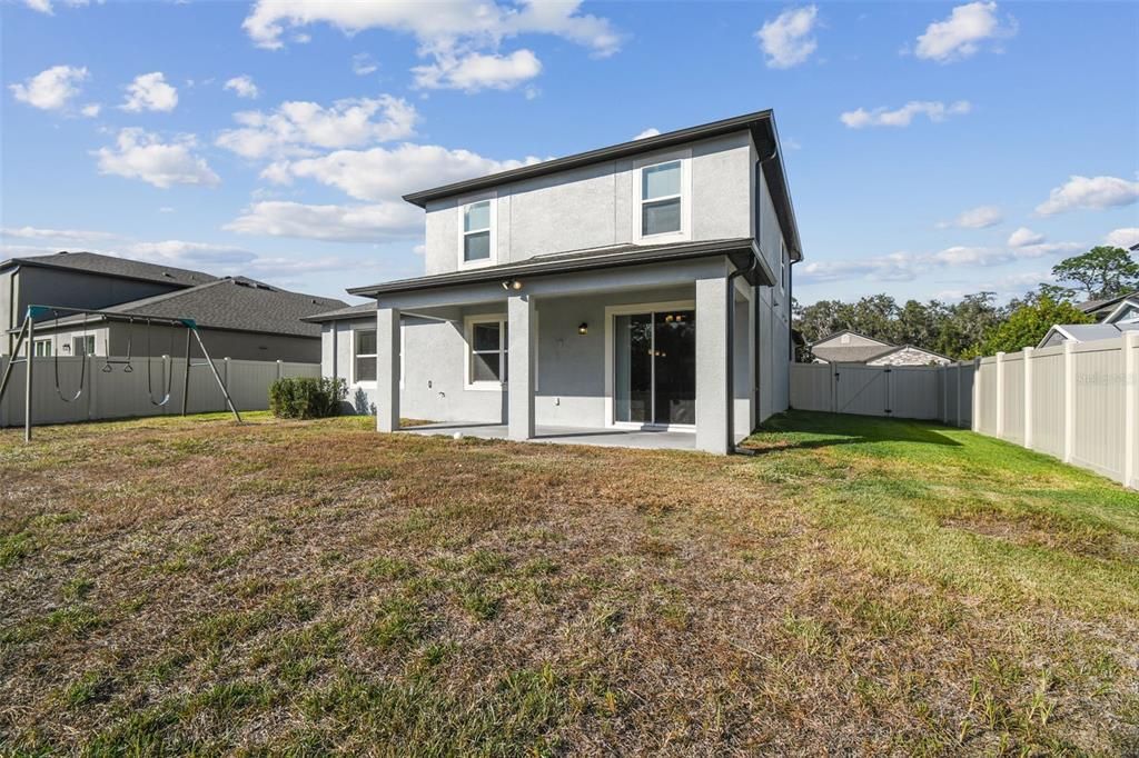 For Sale: $499,000 (5 beds, 3 baths, 2750 Square Feet)