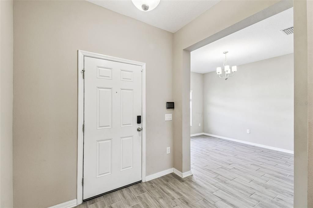 For Sale: $499,000 (5 beds, 3 baths, 2750 Square Feet)