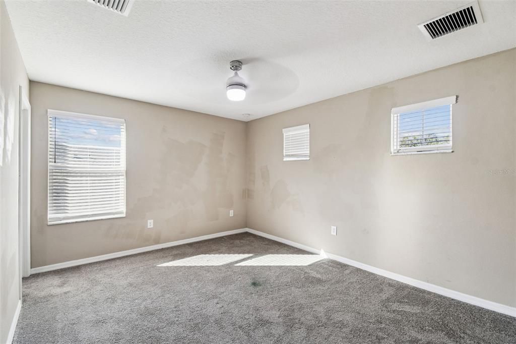 For Sale: $499,000 (5 beds, 3 baths, 2750 Square Feet)