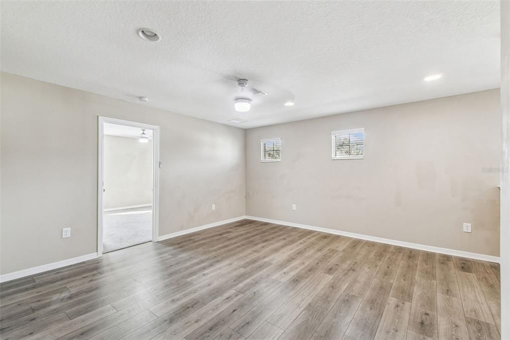 For Sale: $499,000 (5 beds, 3 baths, 2750 Square Feet)