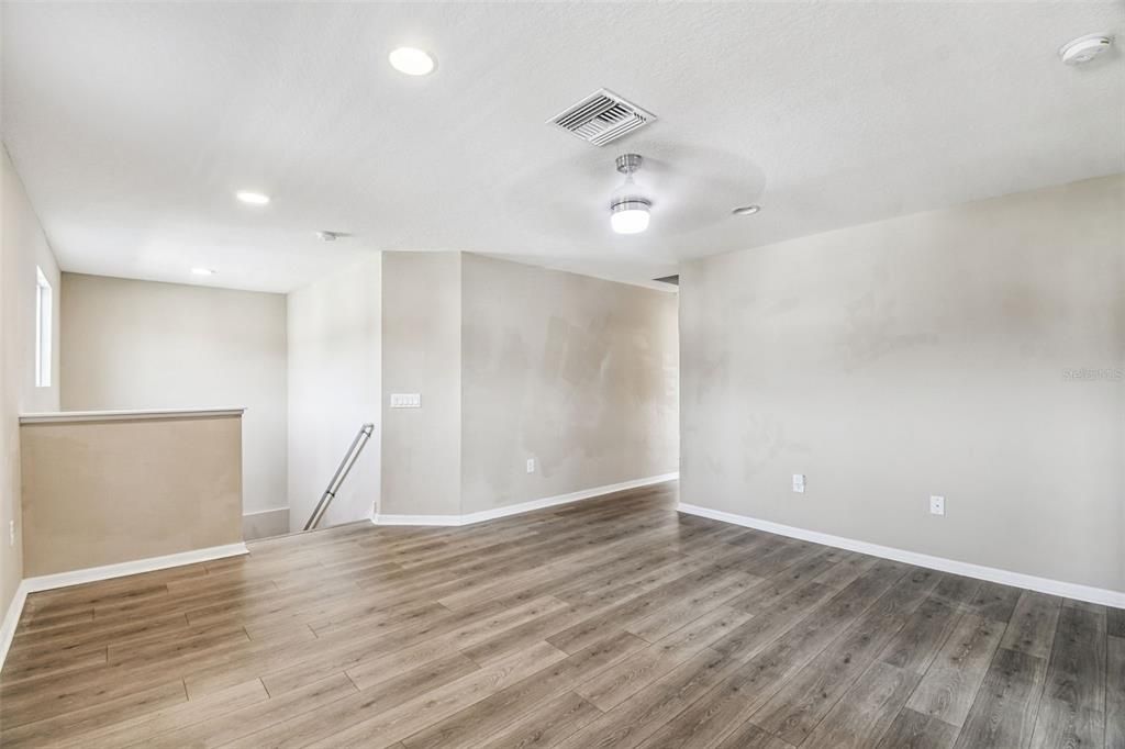 For Sale: $499,000 (5 beds, 3 baths, 2750 Square Feet)