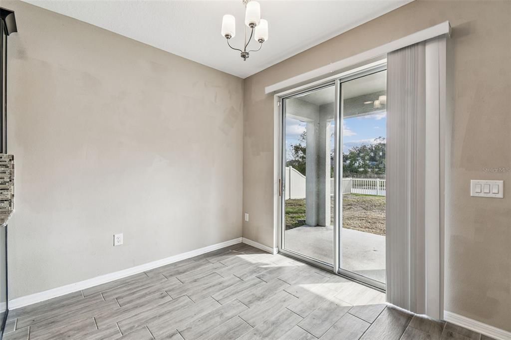 For Sale: $499,000 (5 beds, 3 baths, 2750 Square Feet)