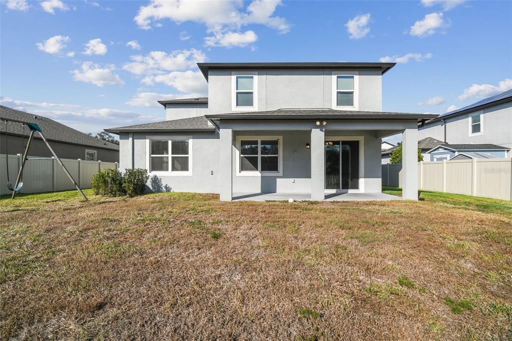 For Sale: $499,000 (5 beds, 3 baths, 2750 Square Feet)