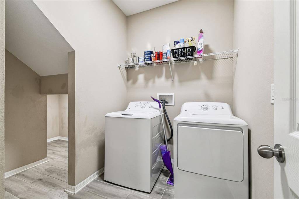 For Sale: $499,000 (5 beds, 3 baths, 2750 Square Feet)