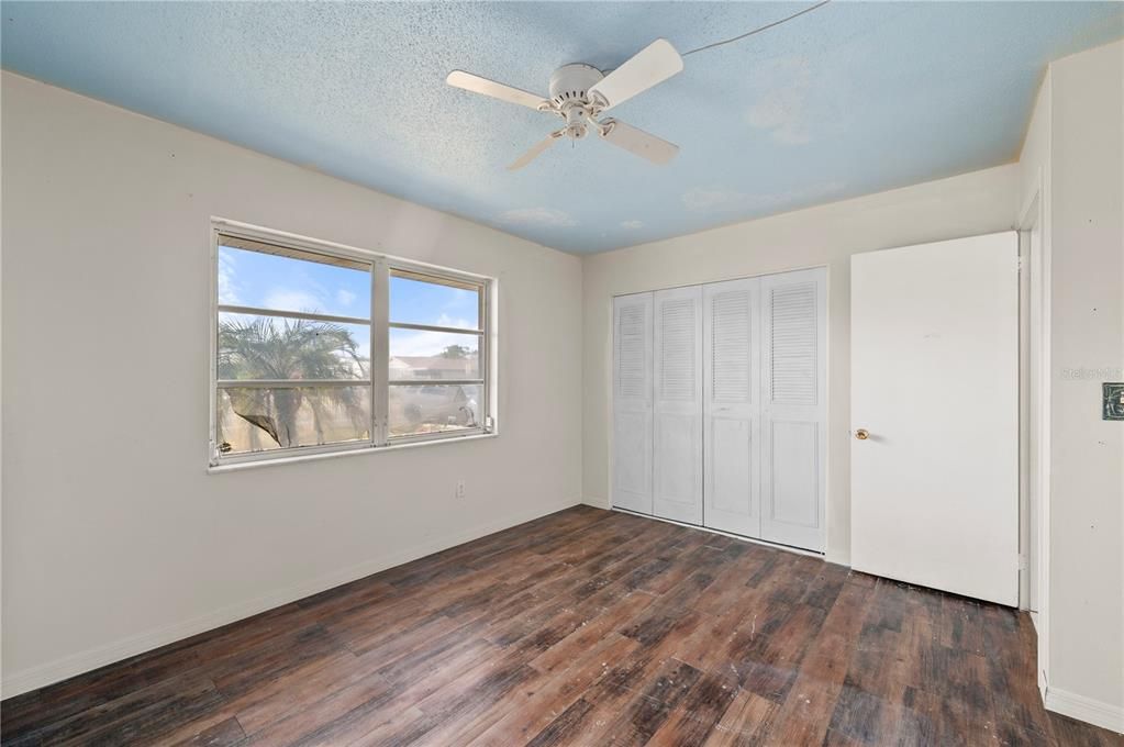 For Sale: $199,900 (2 beds, 2 baths, 1172 Square Feet)