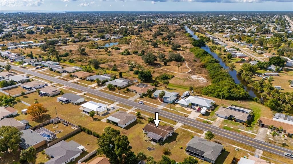 For Sale: $199,900 (2 beds, 2 baths, 1172 Square Feet)