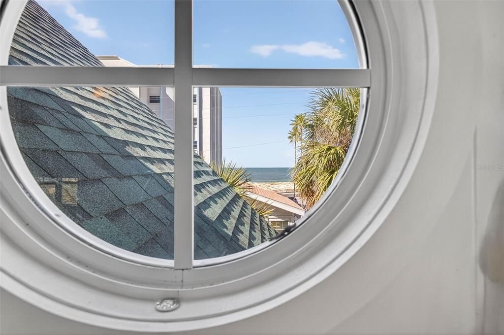 En Venta: $1,995,000 (3 camas, 2 baños, 2181 Pies cuadrados)