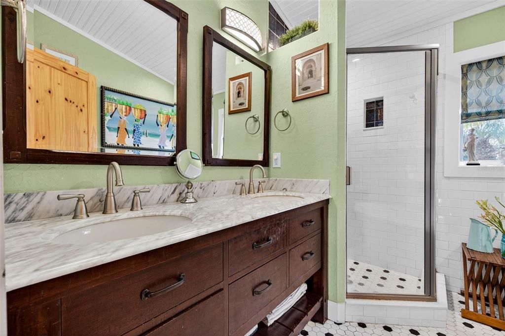 En Venta: $1,995,000 (3 camas, 2 baños, 2181 Pies cuadrados)