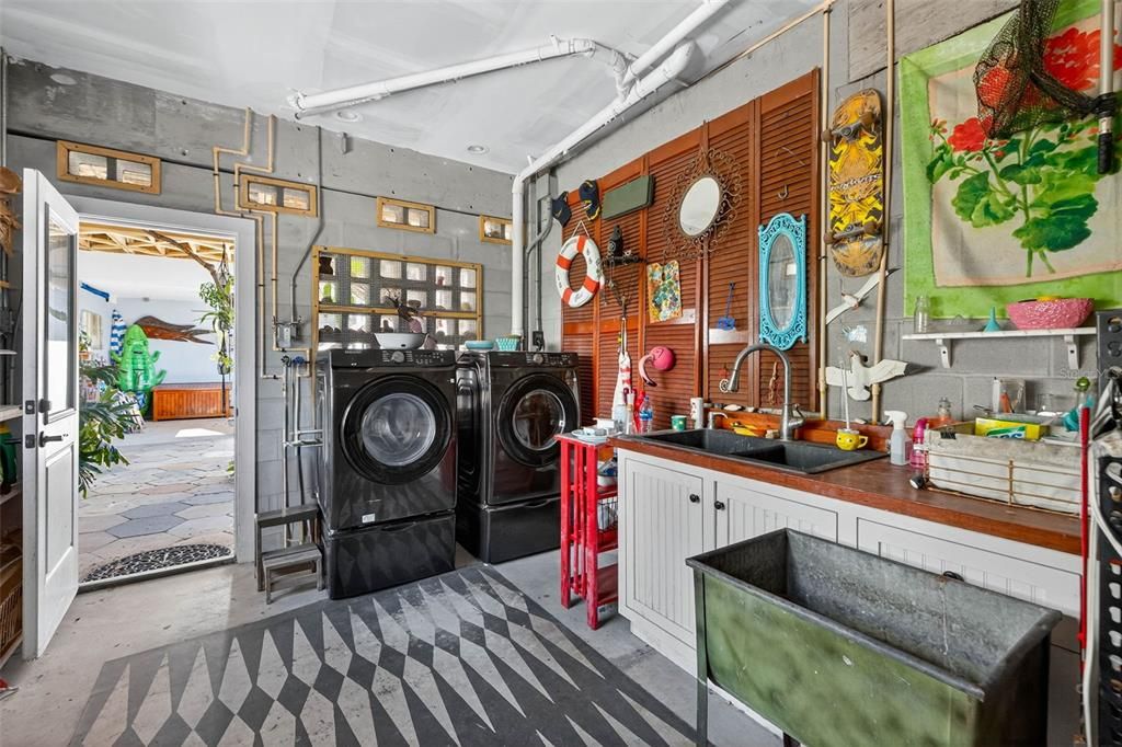 En Venta: $1,995,000 (3 camas, 2 baños, 2181 Pies cuadrados)