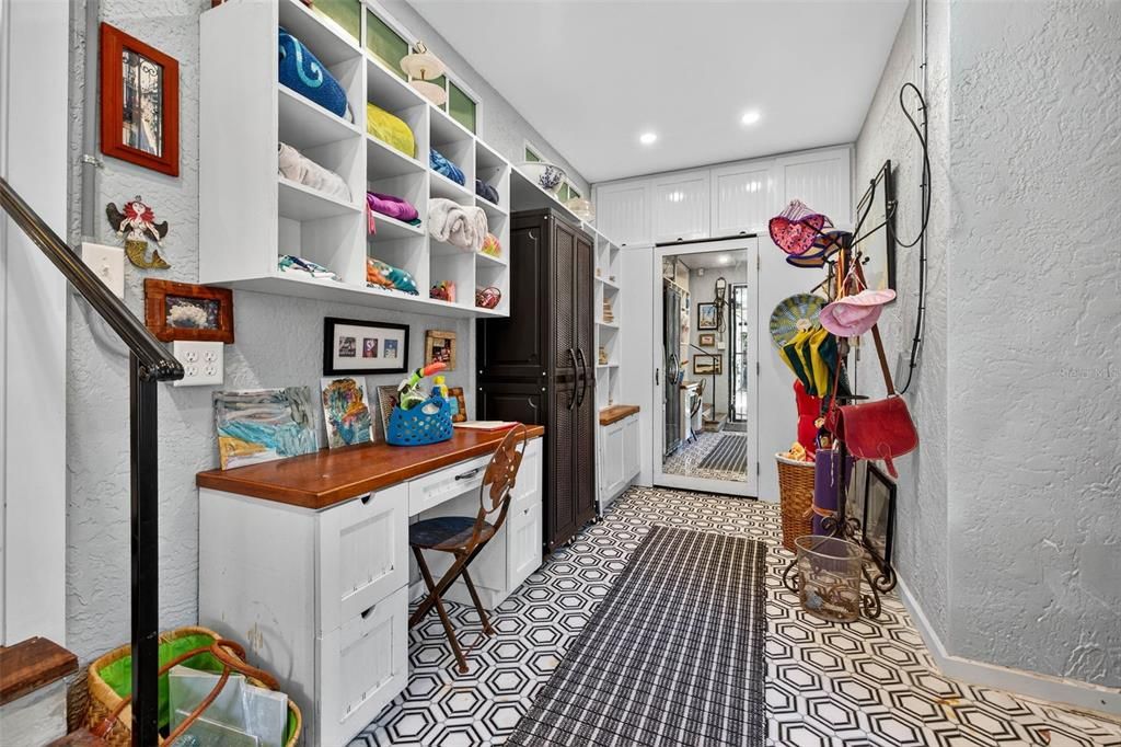 En Venta: $1,995,000 (3 camas, 2 baños, 2181 Pies cuadrados)