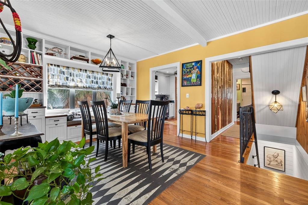 En Venta: $1,995,000 (3 camas, 2 baños, 2181 Pies cuadrados)