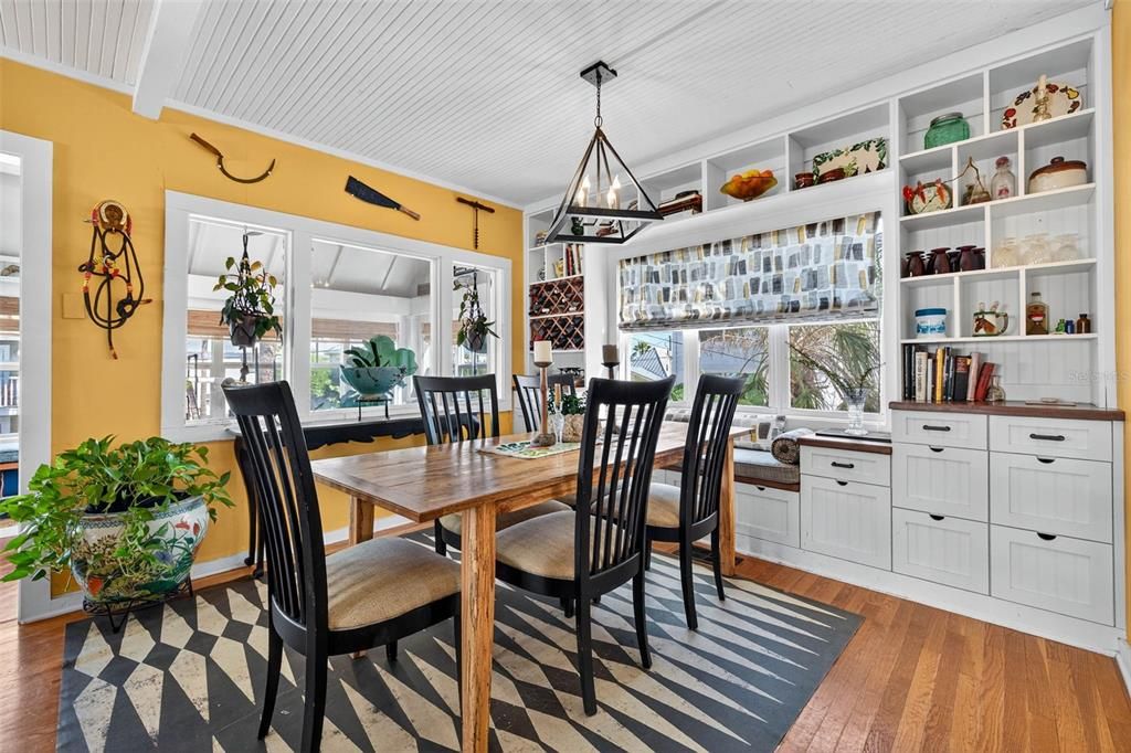 En Venta: $1,995,000 (3 camas, 2 baños, 2181 Pies cuadrados)