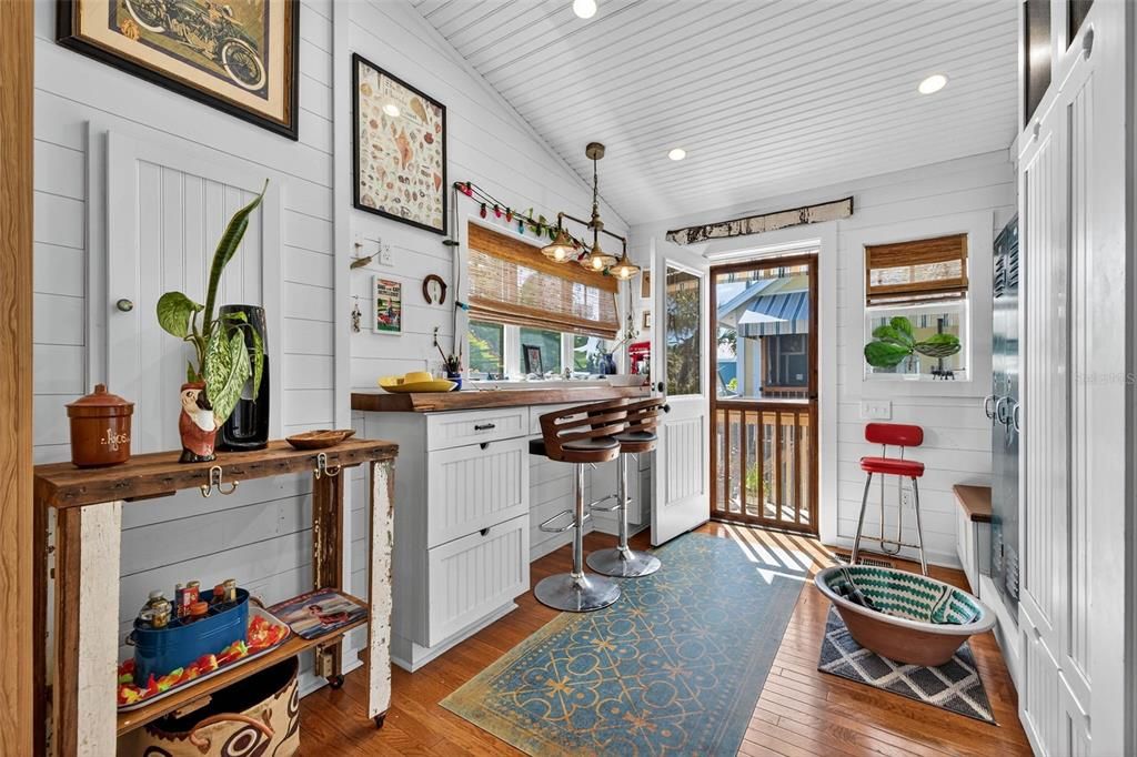 En Venta: $1,995,000 (3 camas, 2 baños, 2181 Pies cuadrados)