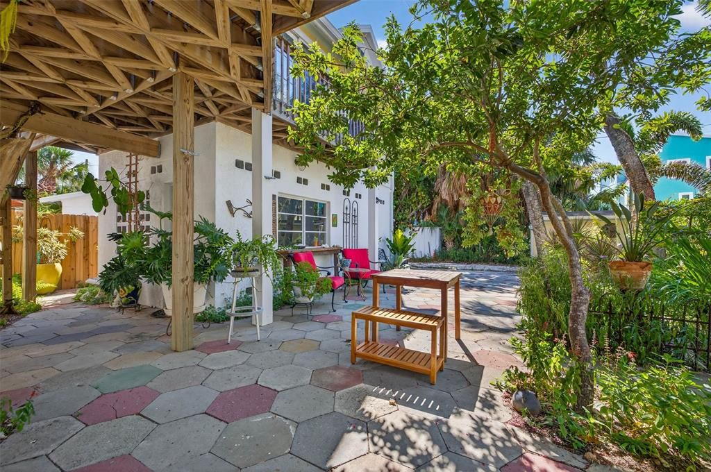 En Venta: $1,995,000 (3 camas, 2 baños, 2181 Pies cuadrados)