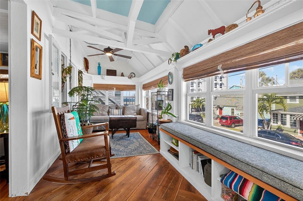 En Venta: $1,995,000 (3 camas, 2 baños, 2181 Pies cuadrados)