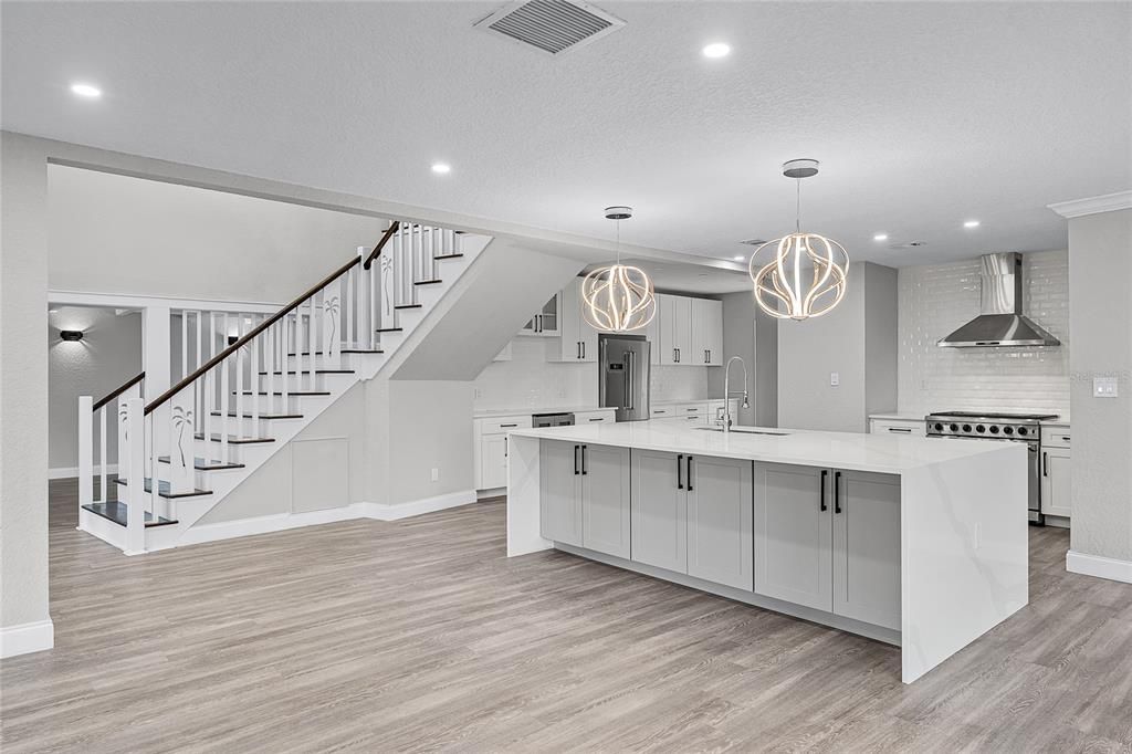 For Rent: $6,750 (5 beds, 4 baths, 3805 Square Feet)