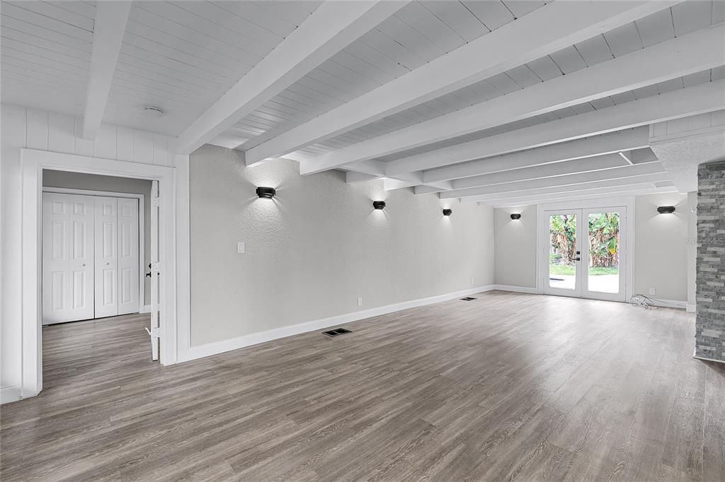 For Rent: $6,750 (5 beds, 4 baths, 3805 Square Feet)