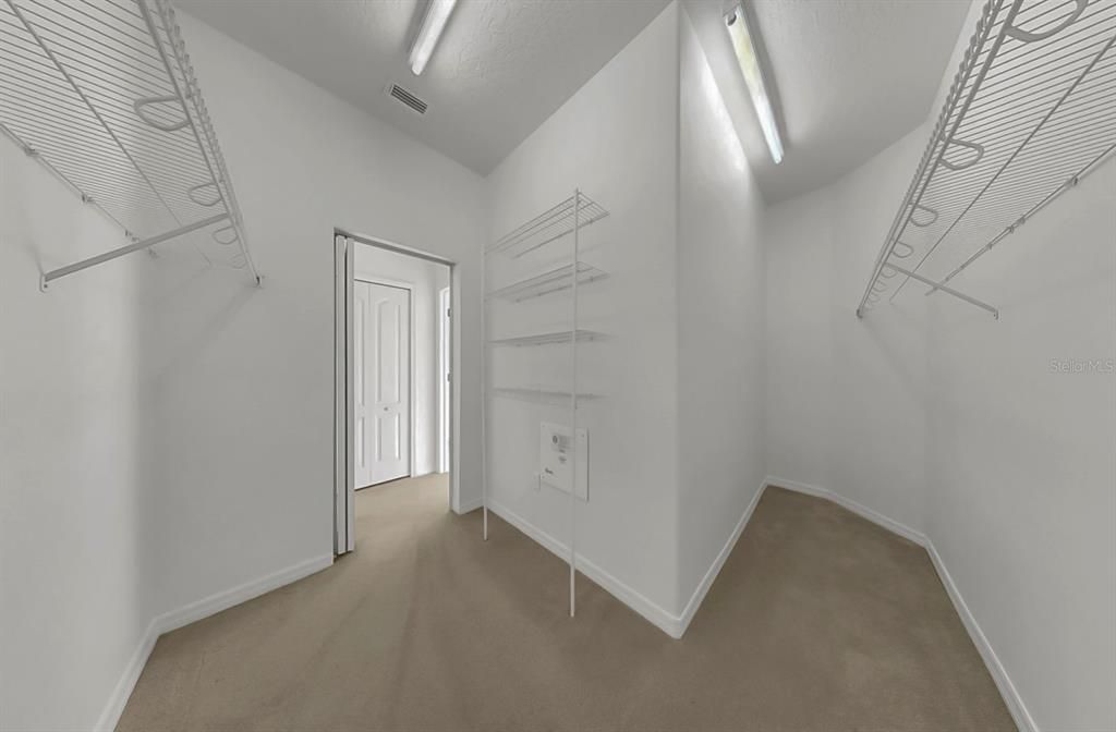 For Rent: $3,600 (4 beds, 3 baths, 2672 Square Feet)