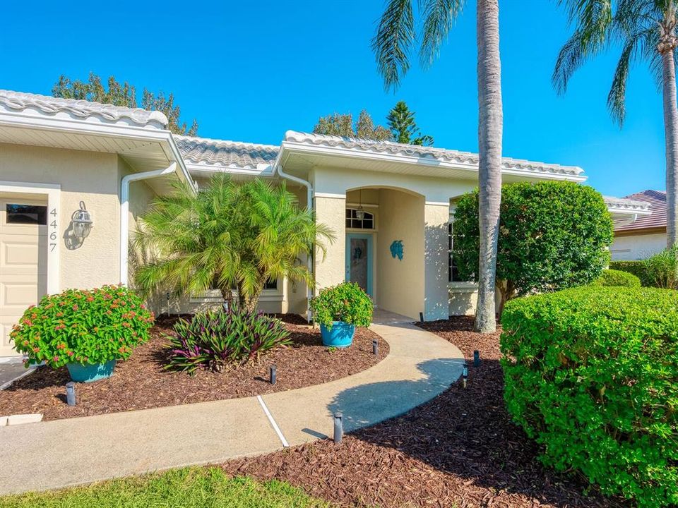 待售: $749,000 (4 贝兹, 3 浴室, 2372 平方英尺)