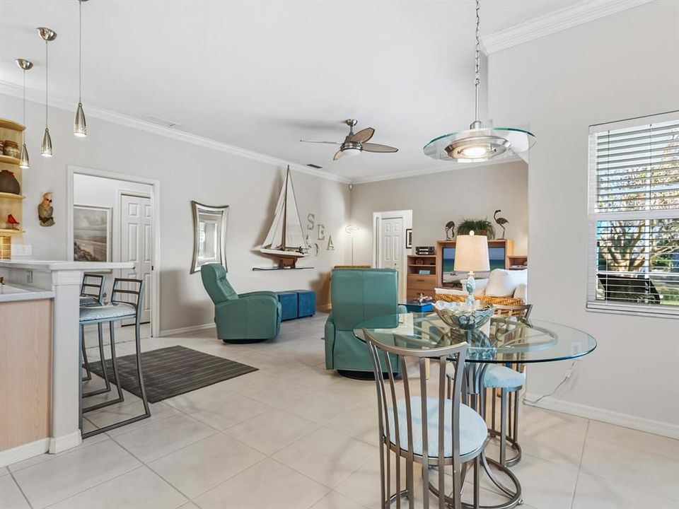 待售: $749,000 (4 贝兹, 3 浴室, 2372 平方英尺)