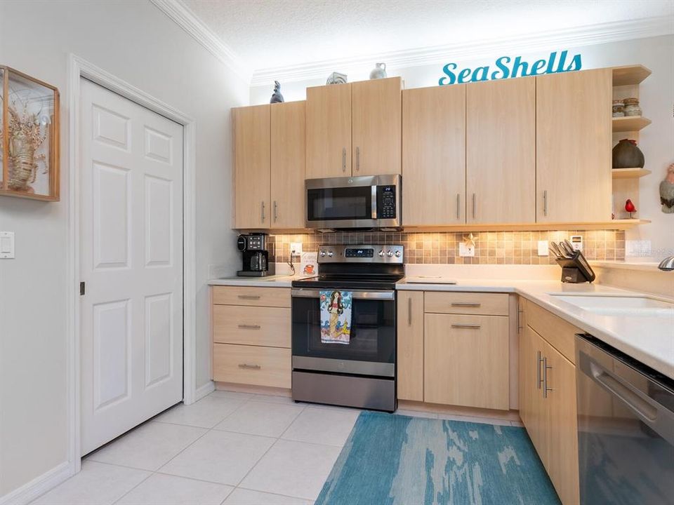 待售: $749,000 (4 贝兹, 3 浴室, 2372 平方英尺)