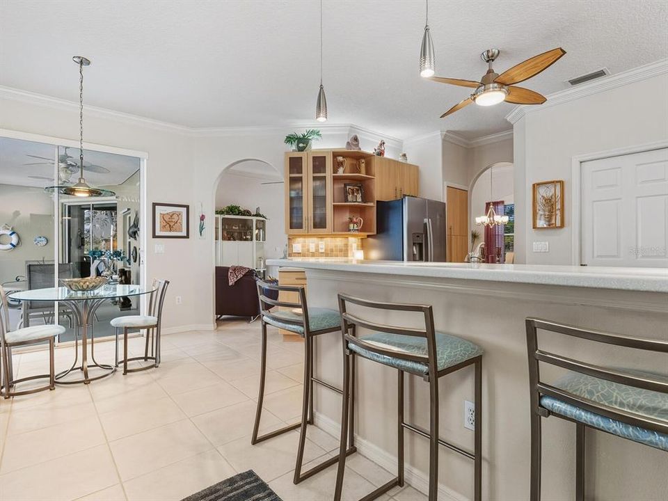 待售: $749,000 (4 贝兹, 3 浴室, 2372 平方英尺)