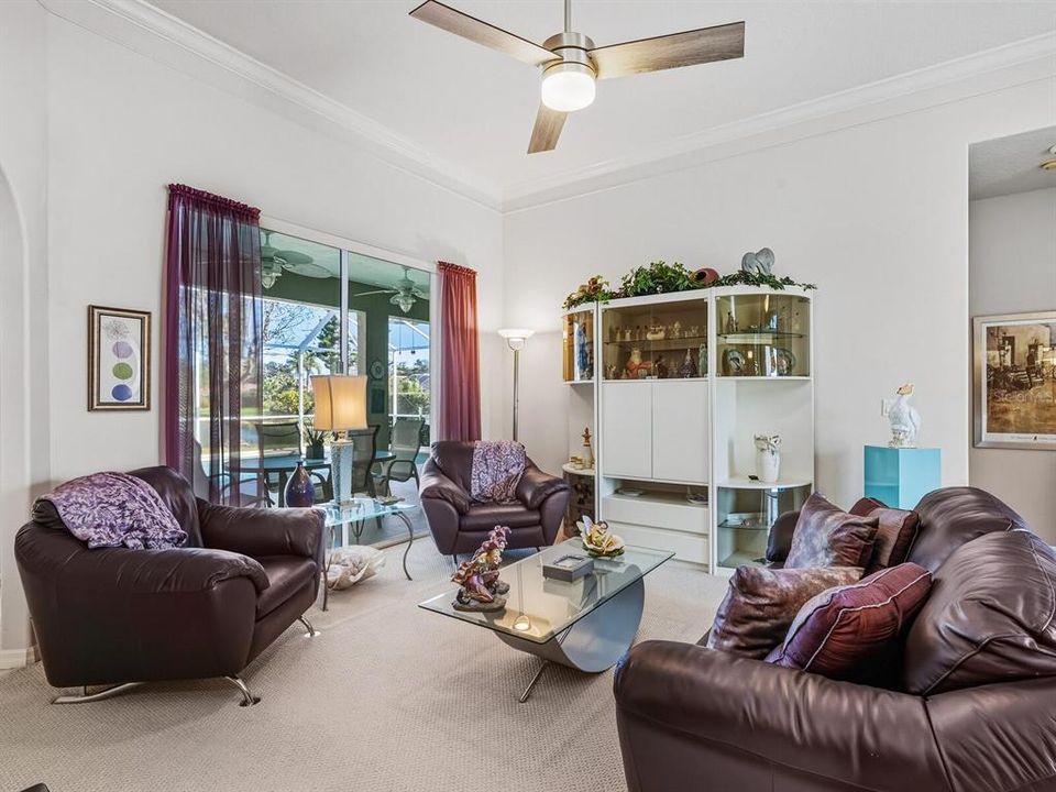 待售: $749,000 (4 贝兹, 3 浴室, 2372 平方英尺)