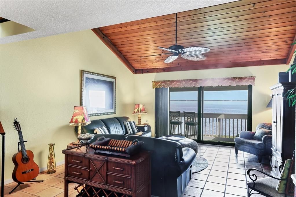 En Venta: $794,999 (3 camas, 3 baños, 1460 Pies cuadrados)