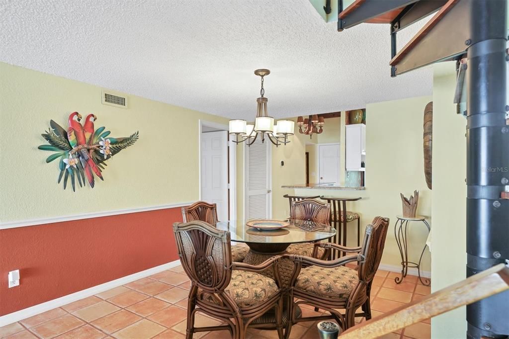 En Venta: $794,999 (3 camas, 3 baños, 1460 Pies cuadrados)