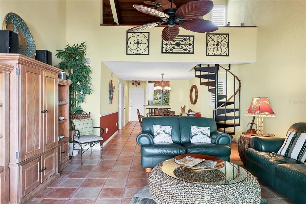 En Venta: $794,999 (3 camas, 3 baños, 1460 Pies cuadrados)