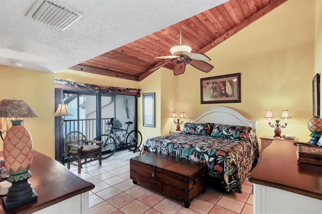 En Venta: $794,999 (3 camas, 3 baños, 1460 Pies cuadrados)