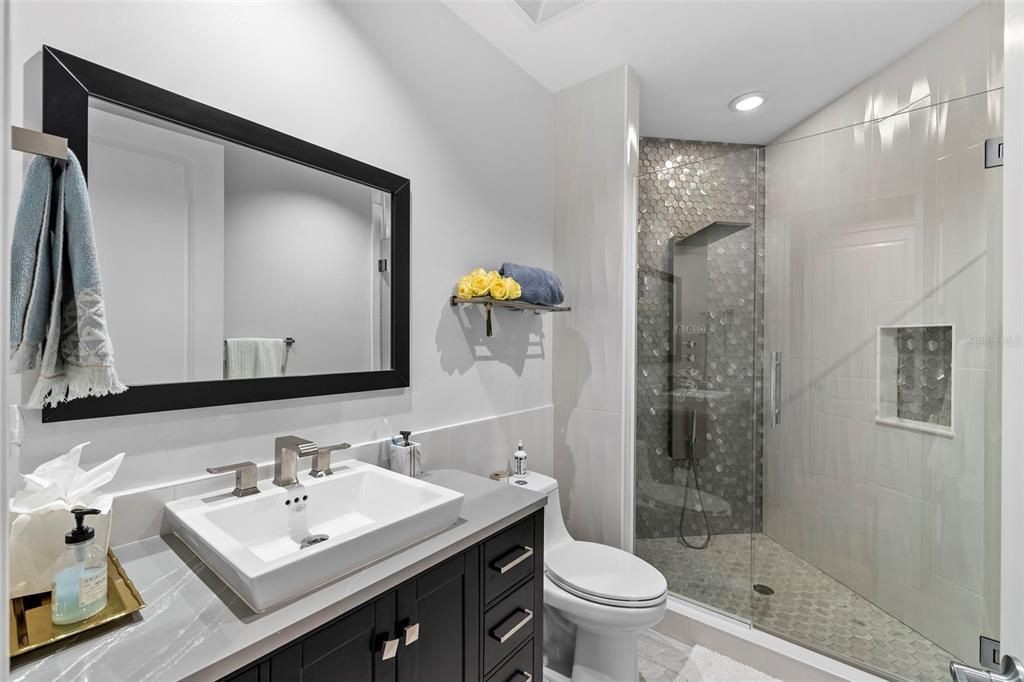 En Venta: $2,395,000 (3 camas, 3 baños, 2985 Pies cuadrados)