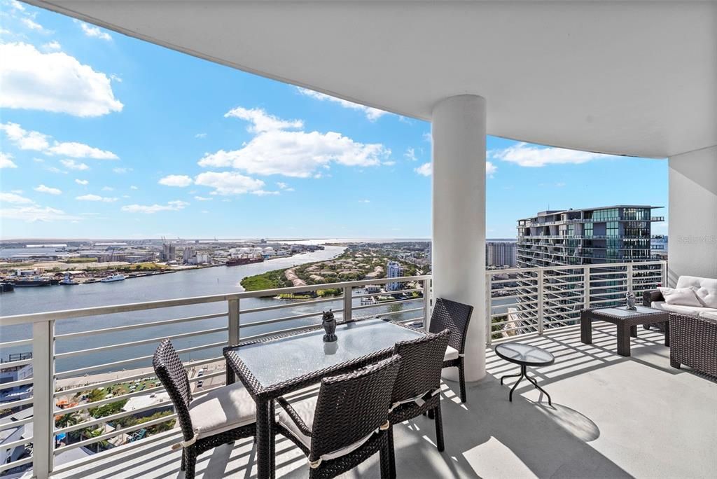 En Venta: $2,395,000 (3 camas, 3 baños, 2985 Pies cuadrados)