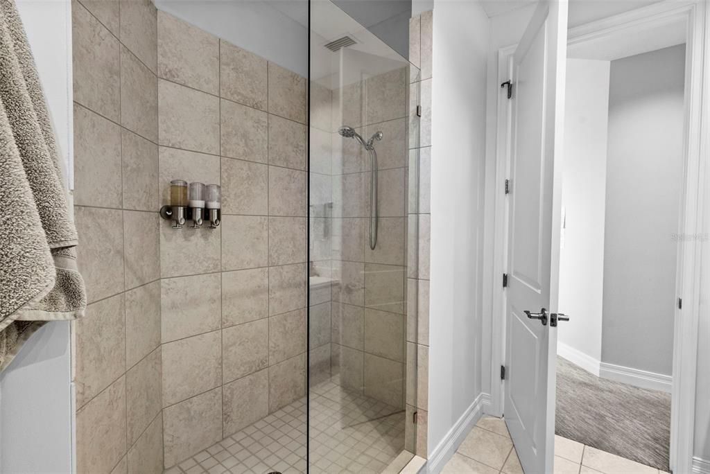 En Venta: $2,395,000 (3 camas, 3 baños, 2985 Pies cuadrados)