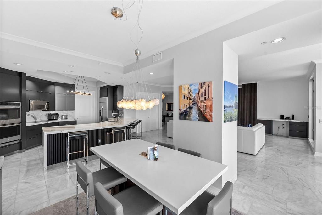 En Venta: $2,395,000 (3 camas, 3 baños, 2985 Pies cuadrados)