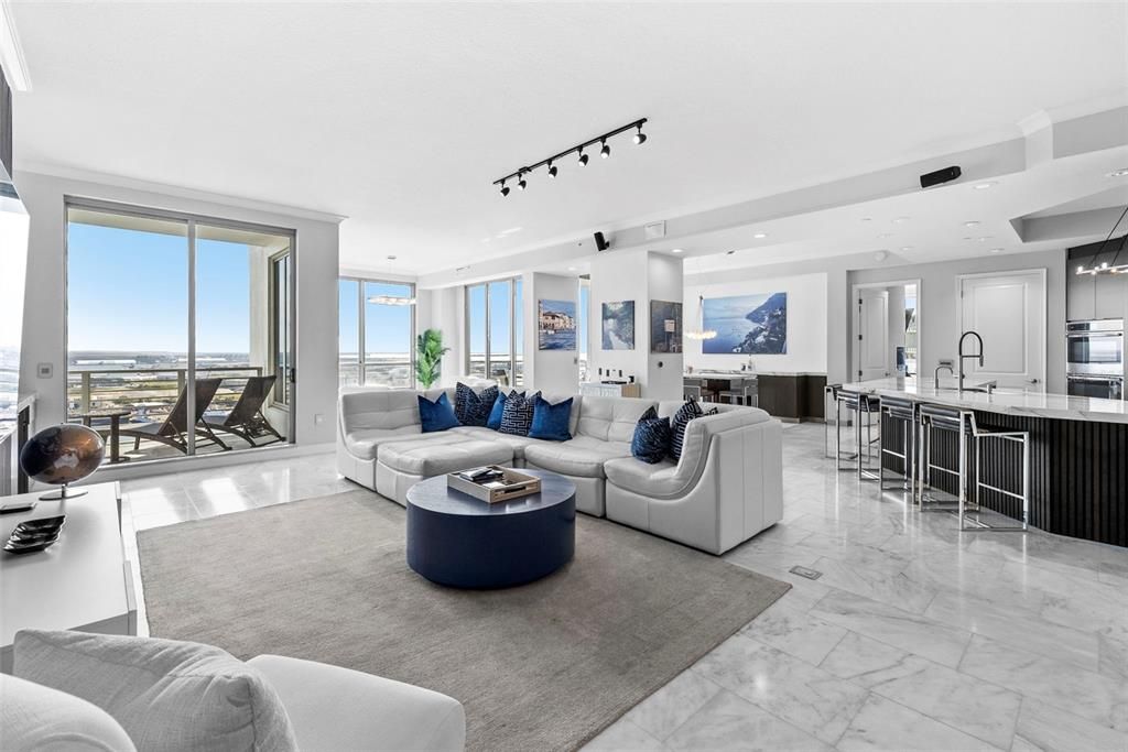 En Venta: $2,395,000 (3 camas, 3 baños, 2985 Pies cuadrados)