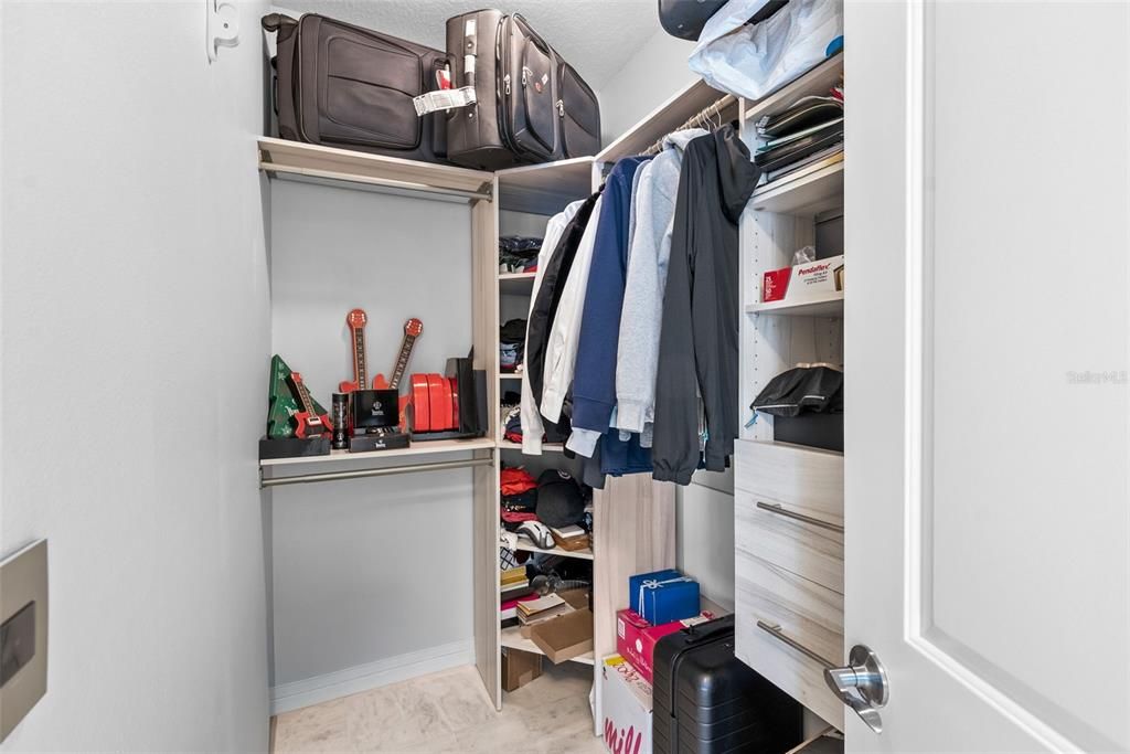 En Venta: $2,395,000 (3 camas, 3 baños, 2985 Pies cuadrados)