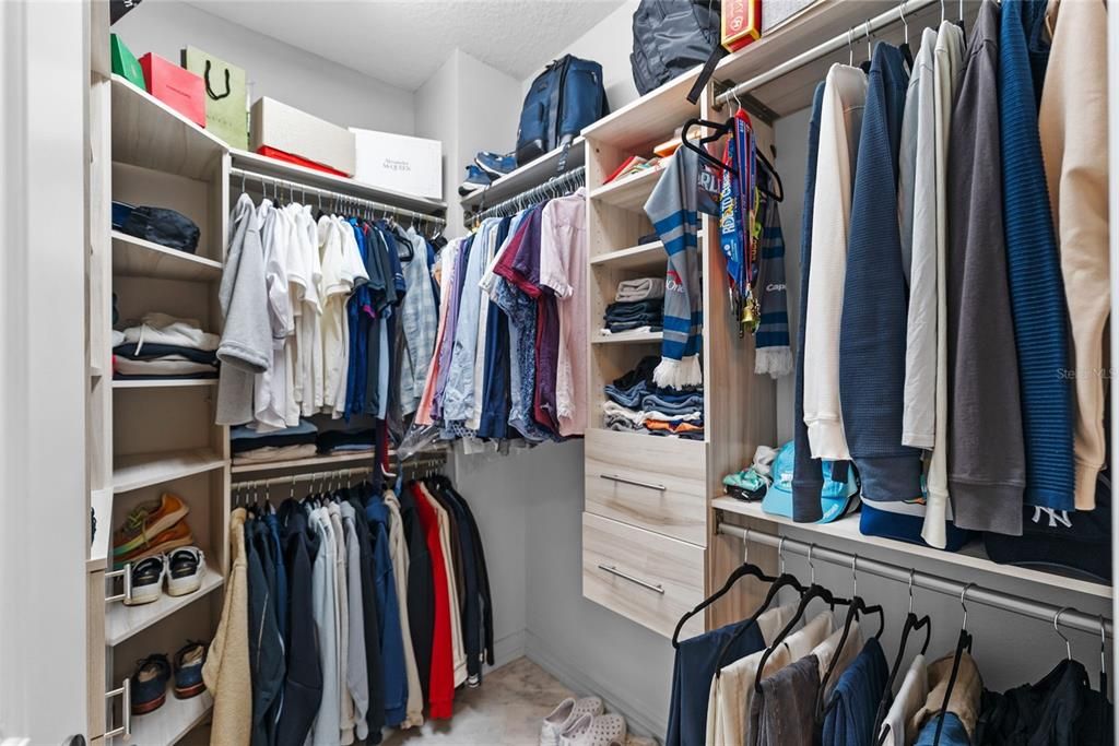 En Venta: $2,395,000 (3 camas, 3 baños, 2985 Pies cuadrados)