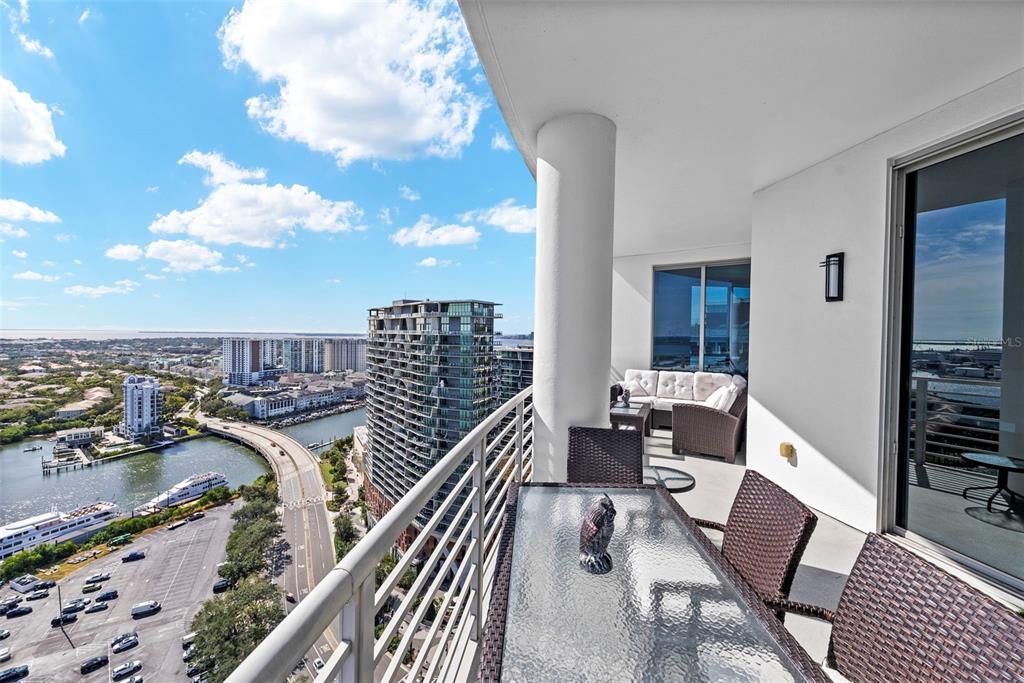 En Venta: $2,395,000 (3 camas, 3 baños, 2985 Pies cuadrados)