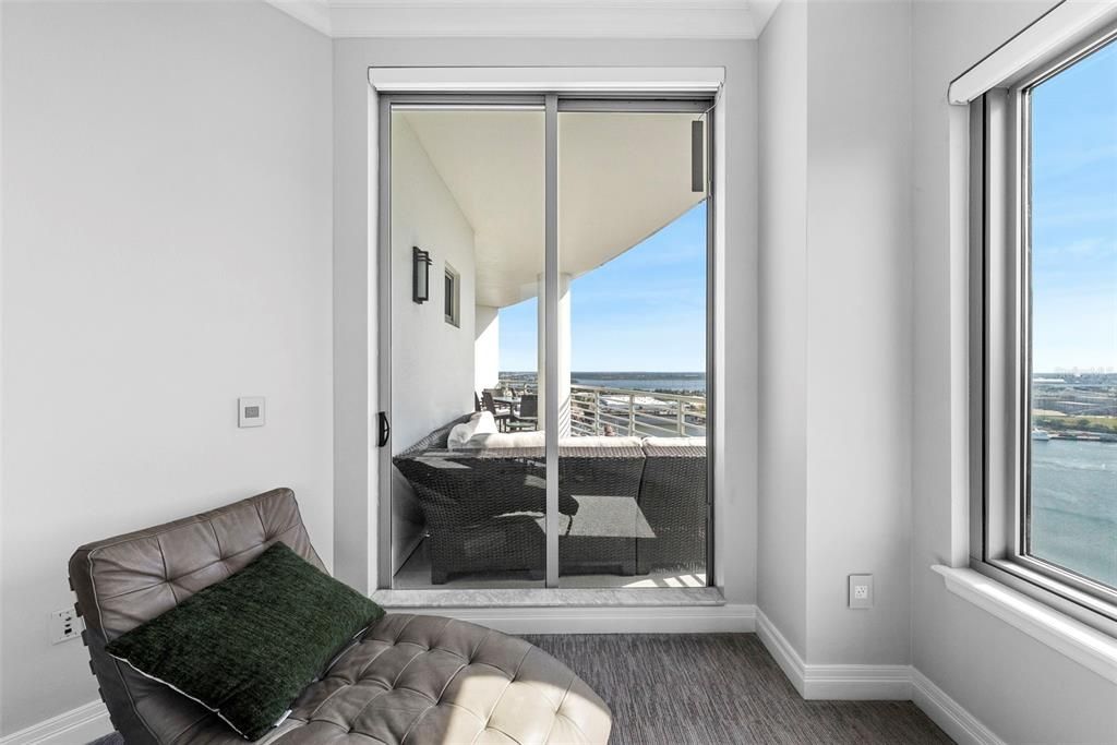 En Venta: $2,395,000 (3 camas, 3 baños, 2985 Pies cuadrados)