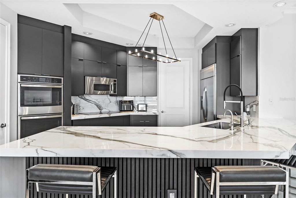 En Venta: $2,395,000 (3 camas, 3 baños, 2985 Pies cuadrados)